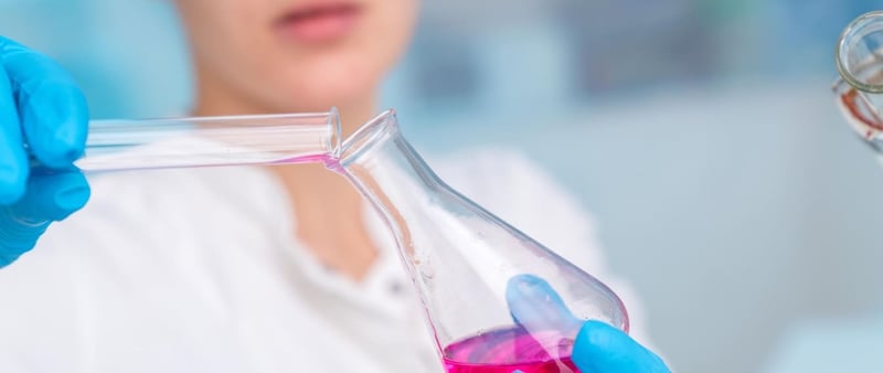 ¿Por qué las mujeres deberían estudiar ciencia? Rompiendo estereotipos en 2025